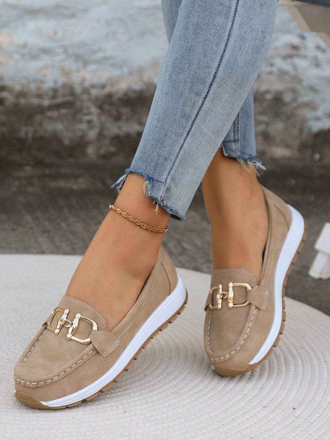 JULIET | FLAT LOAFERS WITH A BUCKLE
