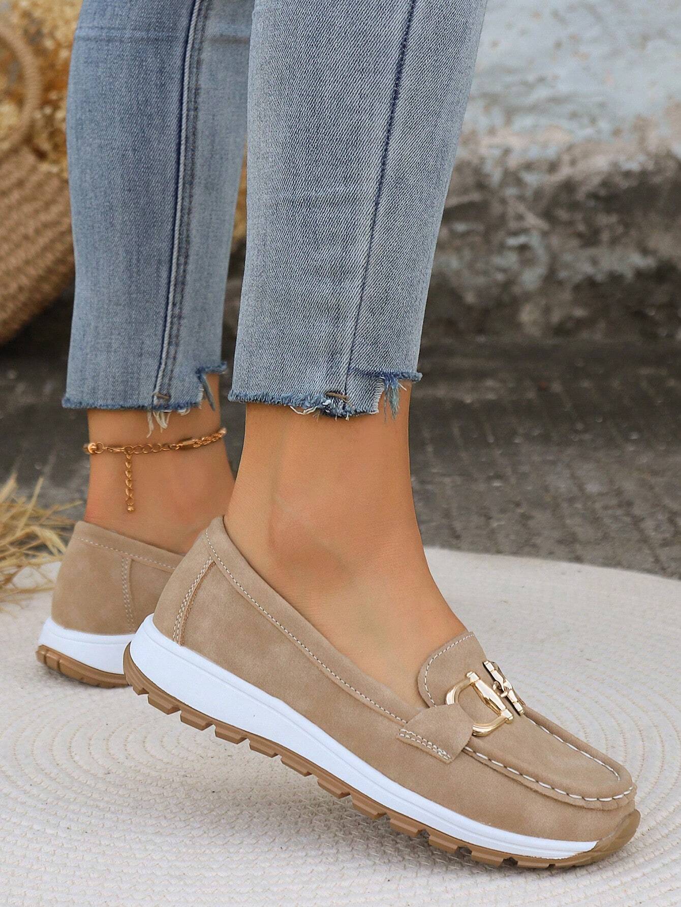 JULIET | FLAT LOAFERS WITH A BUCKLE