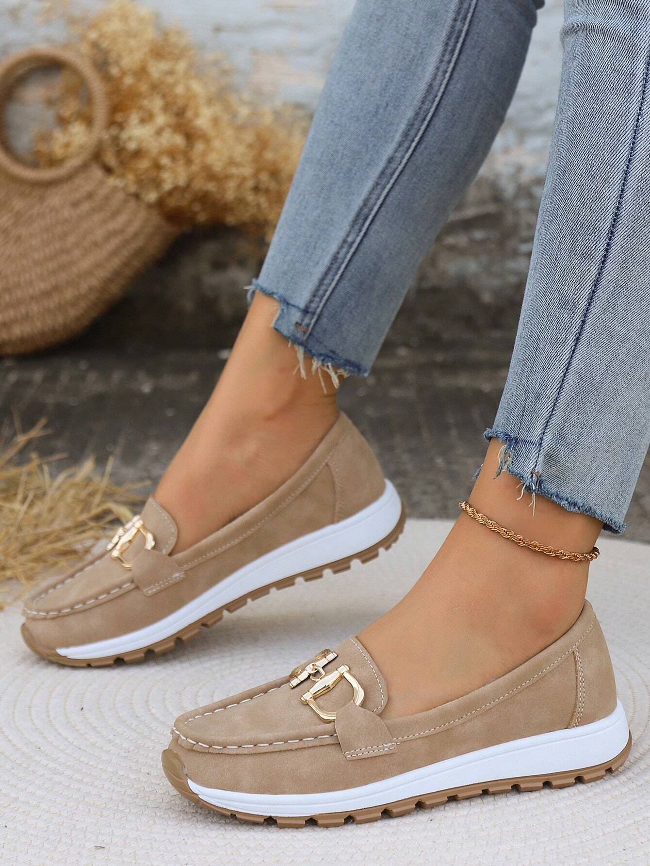 JULIET | FLAT LOAFERS WITH A BUCKLE