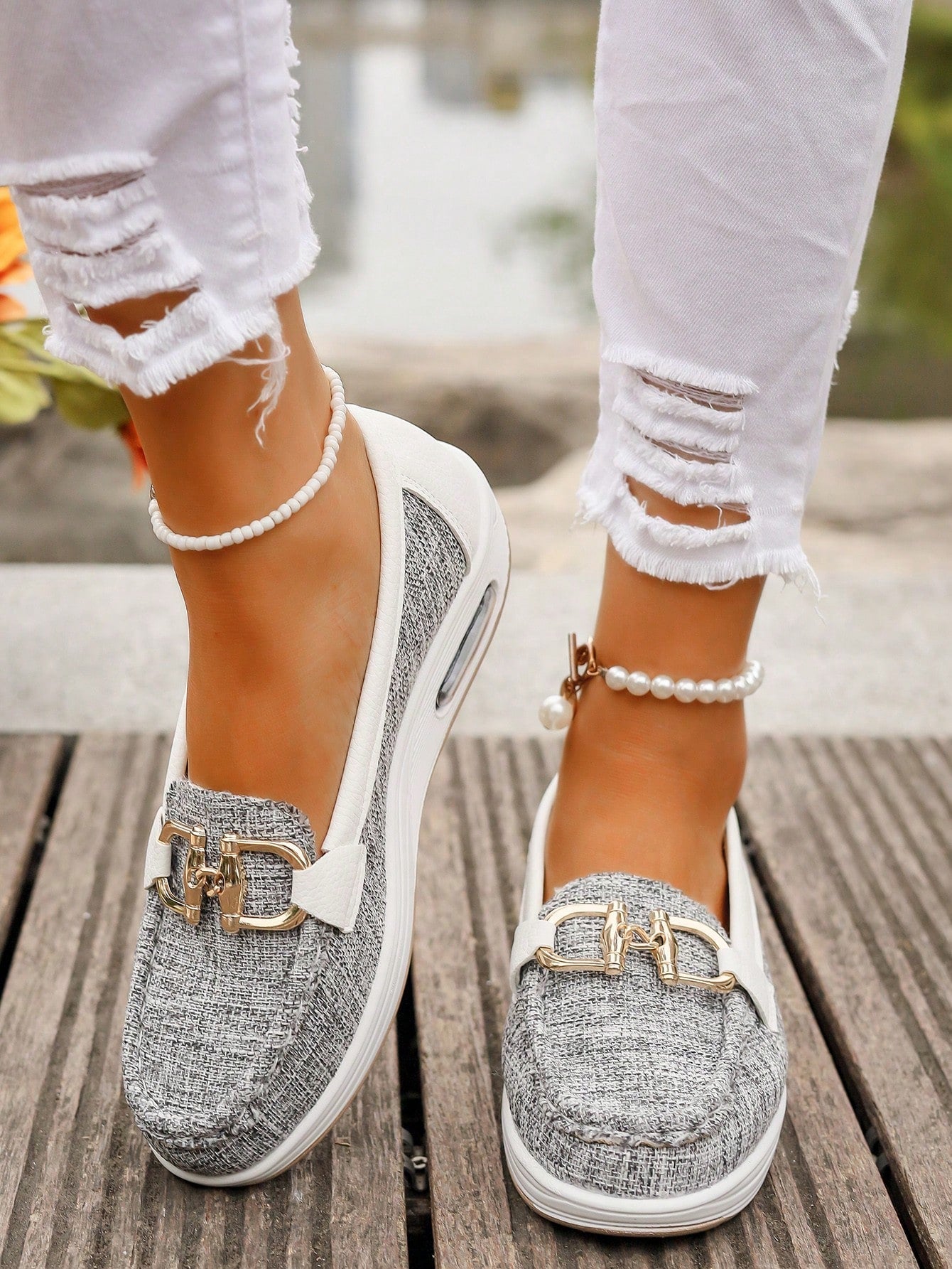 JULIET | FLAT LOAFERS WITH A BUCKLE