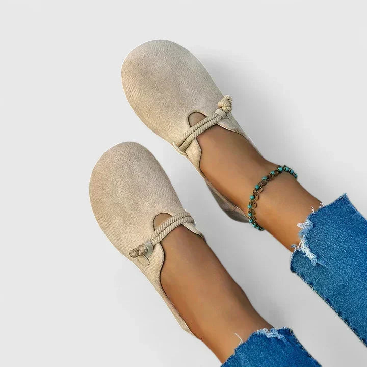 MARGOT | BEIGE AND BLACK LOAFERS