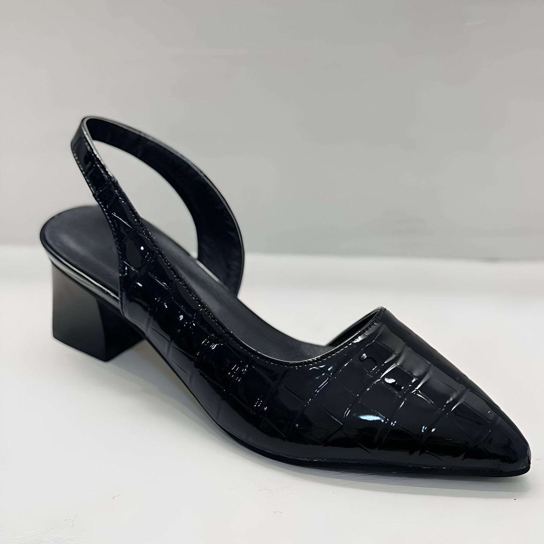 VICTORIA | WIDE-FIT HEELED COURT SHOES