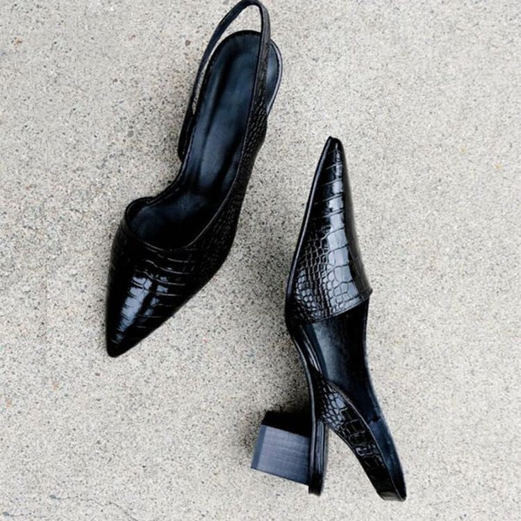 VICTORIA | WIDE-FIT HEELED COURT SHOES