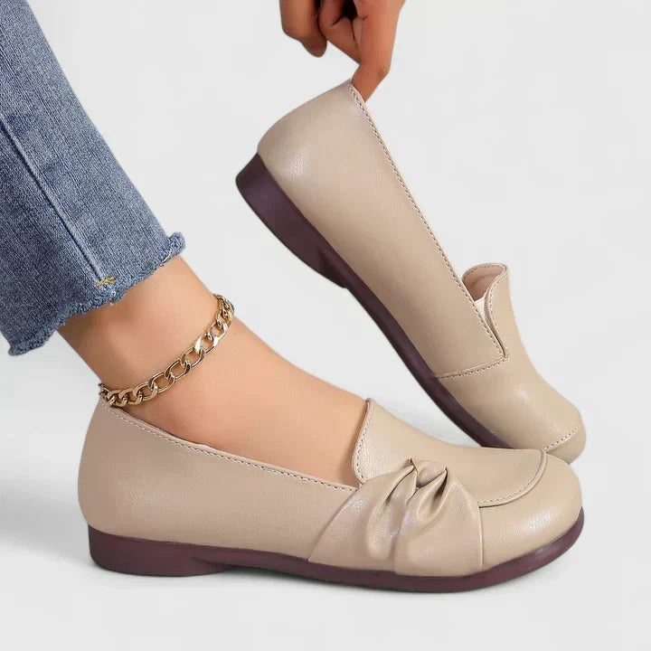 LILLIAN | SHOES IN THREE MUTED COLOURS