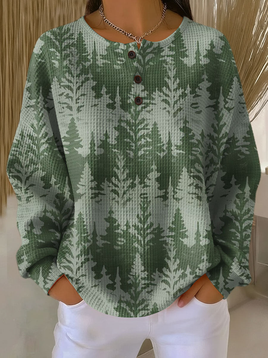 Inga | Classic Christmas Sweater Featuring Timeless Tree Design